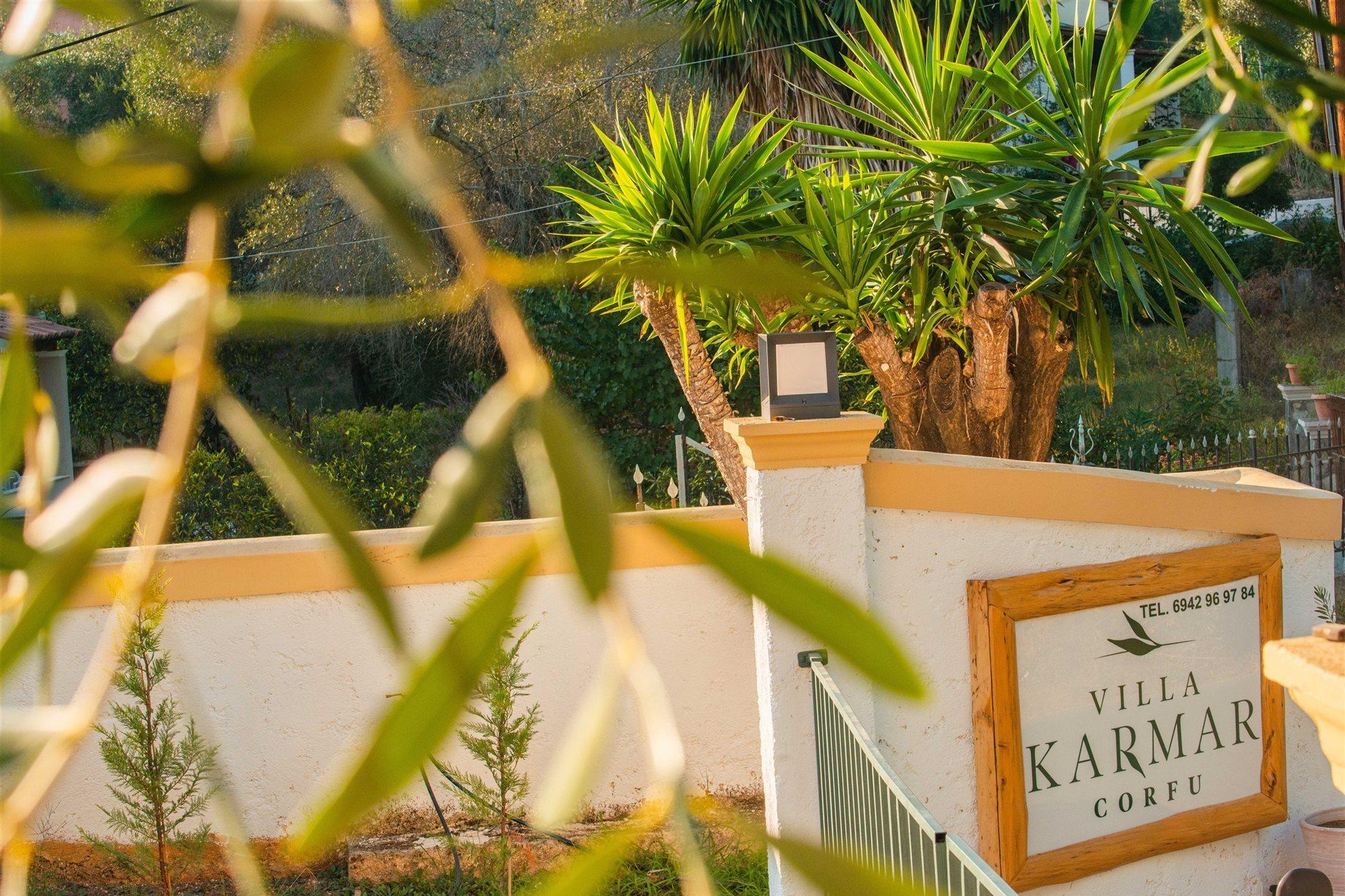 Villa Karmar Hotel Apartments Дассия Экстерьер фото