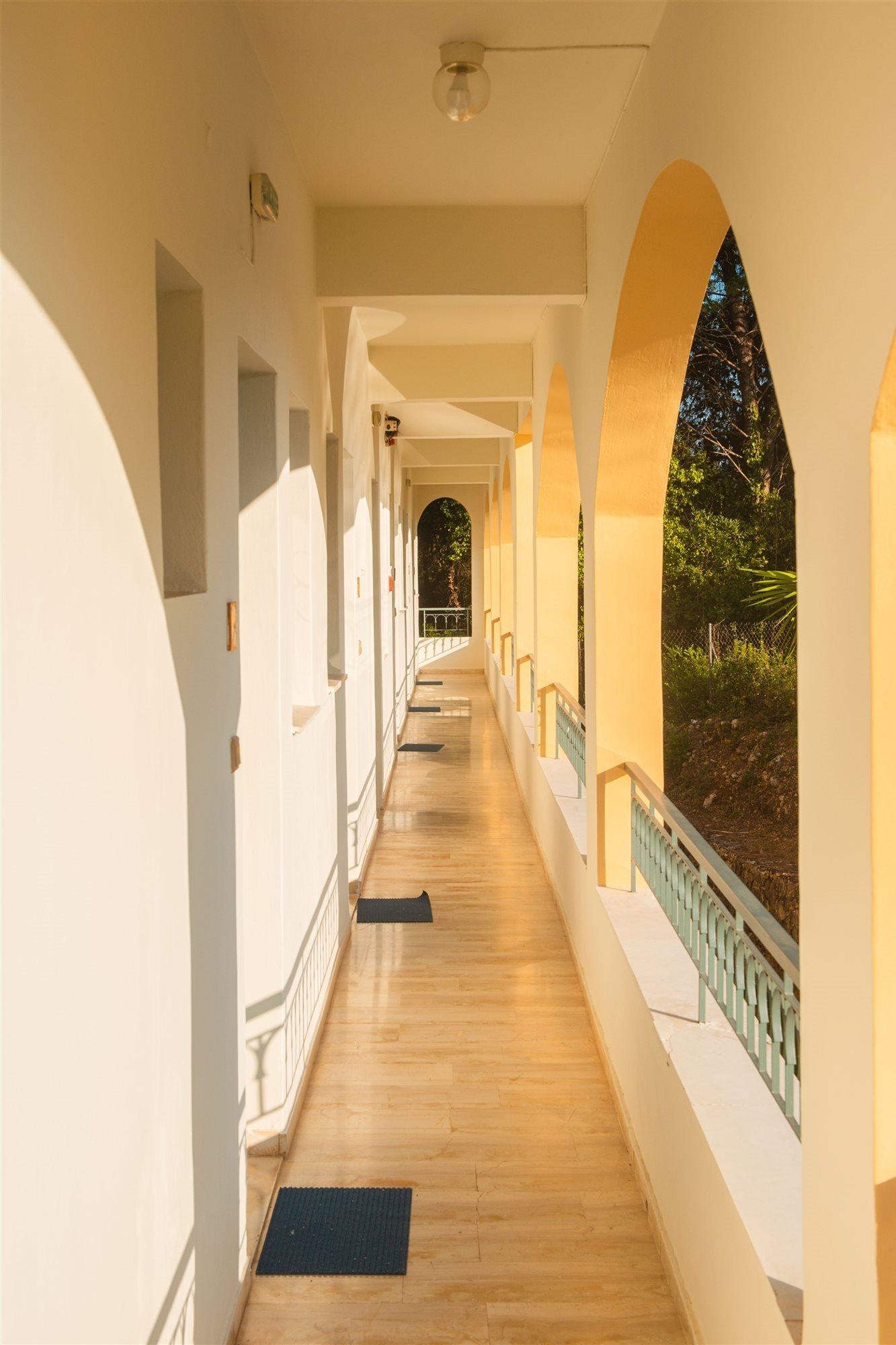 Villa Karmar Hotel Apartments Дассия Экстерьер фото