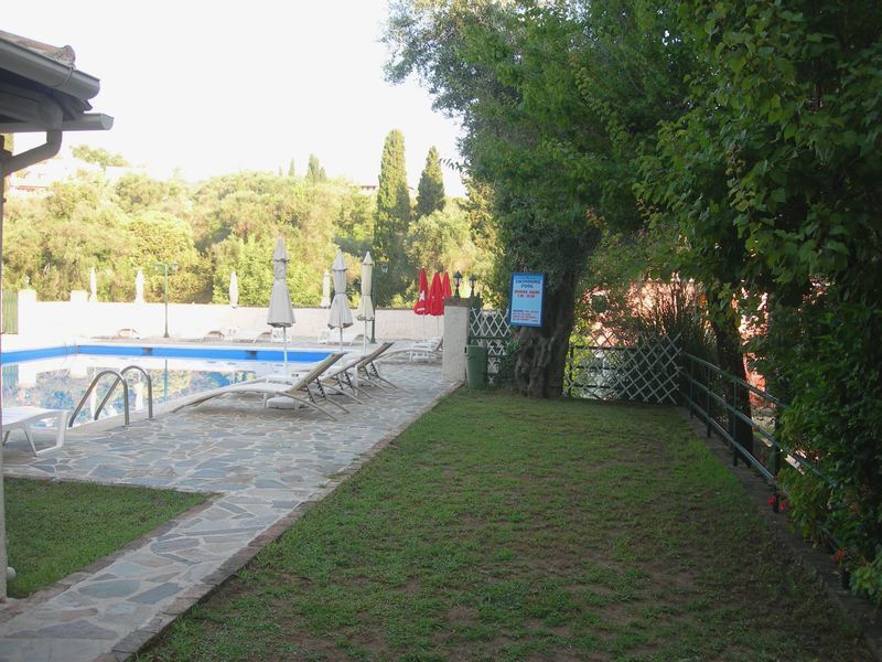 Villa Karmar Hotel Apartments Дассия Экстерьер фото