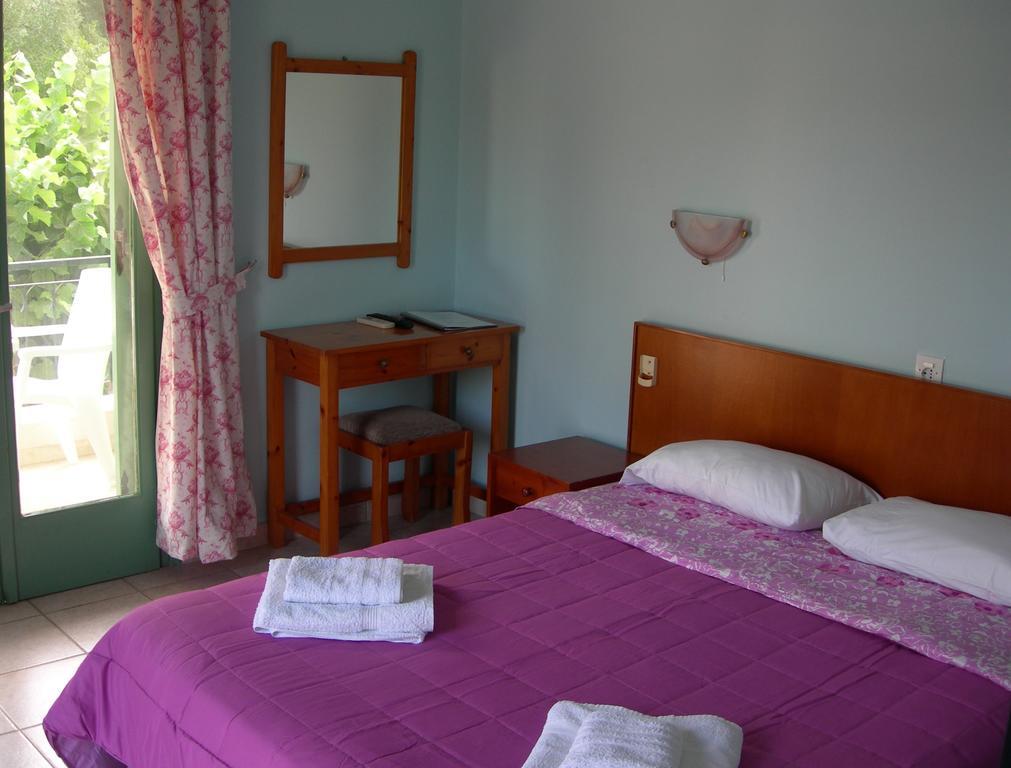 Villa Karmar Hotel Apartments Дассия Экстерьер фото