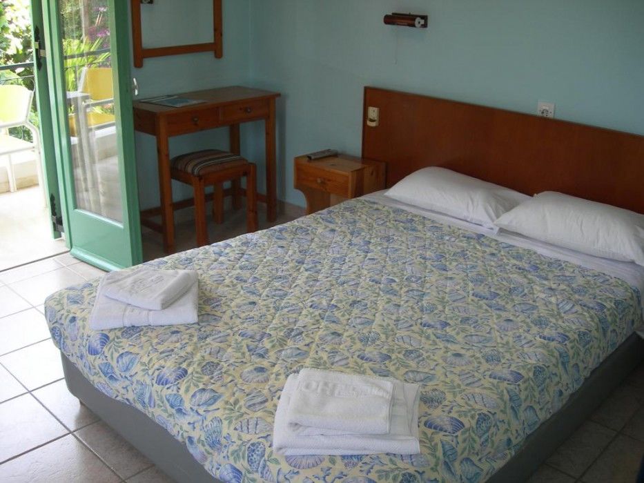 Villa Karmar Hotel Apartments Дассия Экстерьер фото